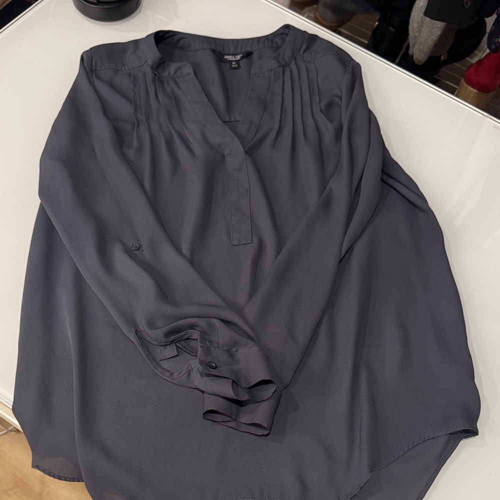 Simply Vera Vera Wang Charcoal Gray V-Neck Pleated Blouse
